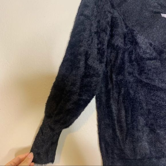 NWT Chelsea28 Black Off Shoulder Knit V Neck Long Sleeve Sweater Medium - Picture 8 of 11